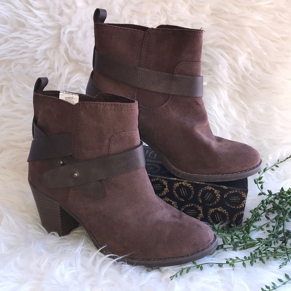 Old Navy women’s Ankle Boots 8